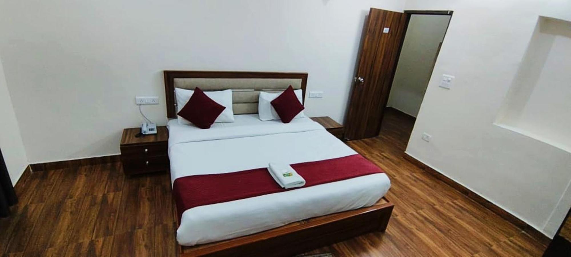 Luxury Rooms In Safdarjung Enclave Near Aiims & Safdarjung Hospital Nové Dillí Exteriér fotografie
