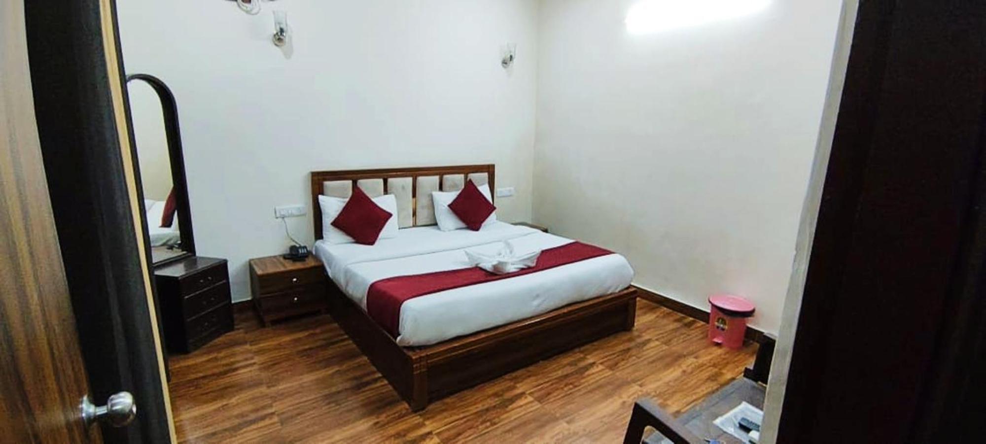 Luxury Rooms In Safdarjung Enclave Near Aiims & Safdarjung Hospital Nové Dillí Exteriér fotografie