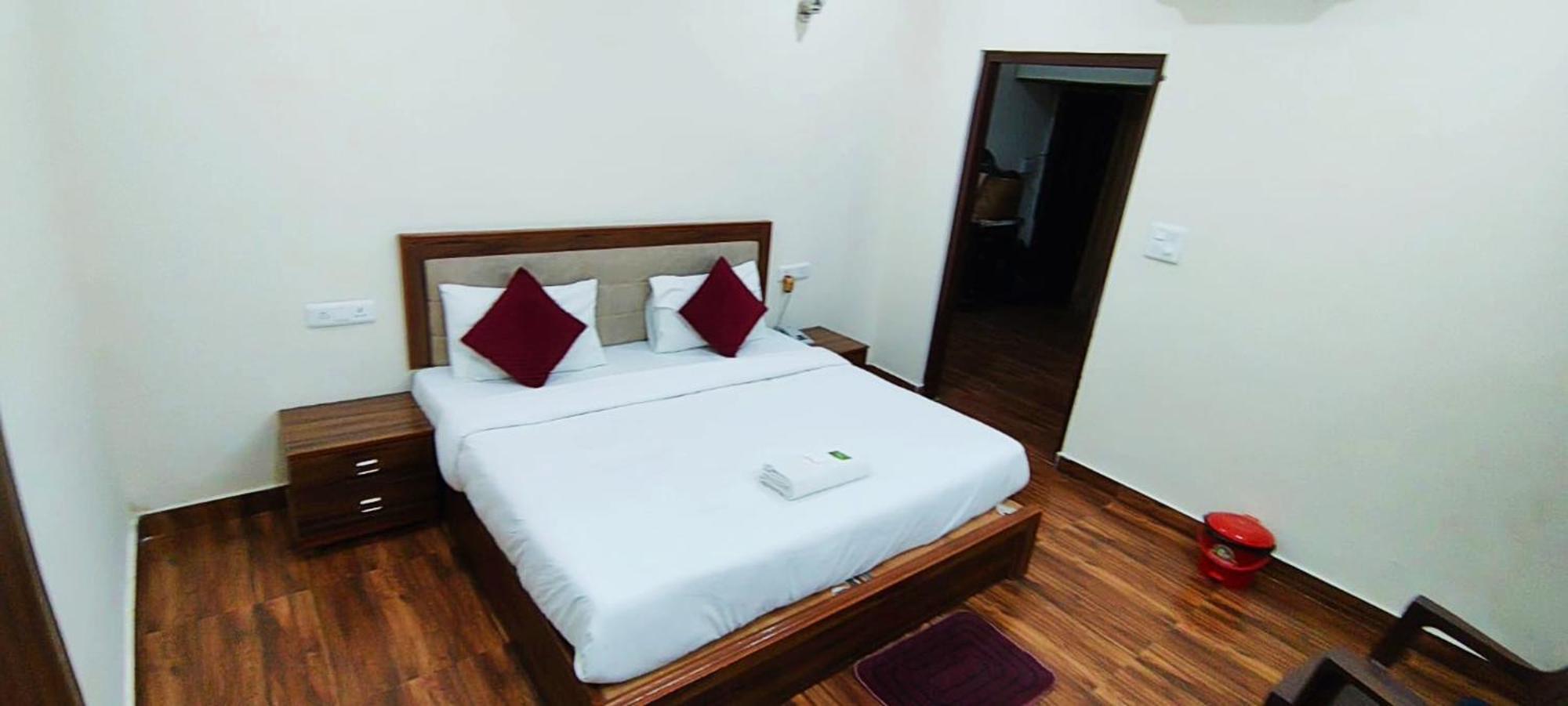 Luxury Rooms In Safdarjung Enclave Near Aiims & Safdarjung Hospital Nové Dillí Exteriér fotografie